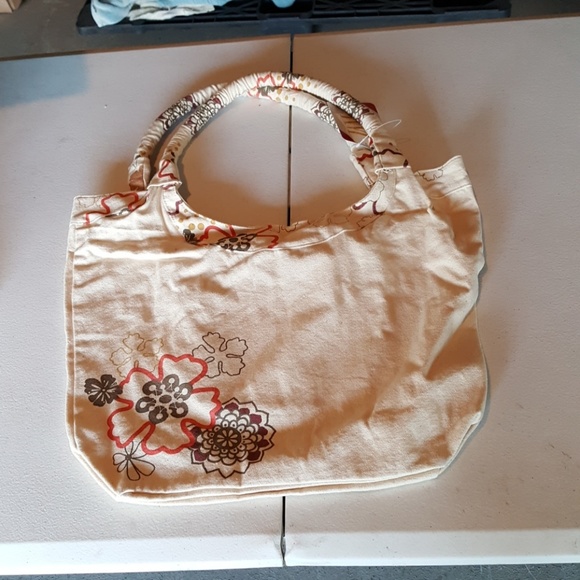 Ladies handbags - Picture 2 of 8